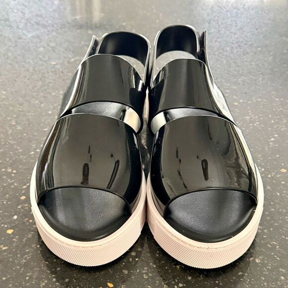 Melissa Soho Sandal | Black Patent - Picture 3 of 10